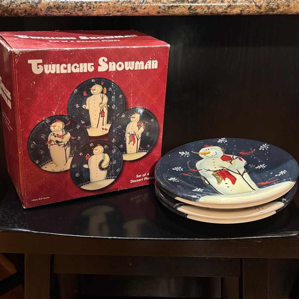 Twilight Snowman Dessert Plates Set